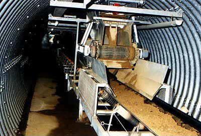 Foto Zásobník štěrku a odtahový tunel Bobersen